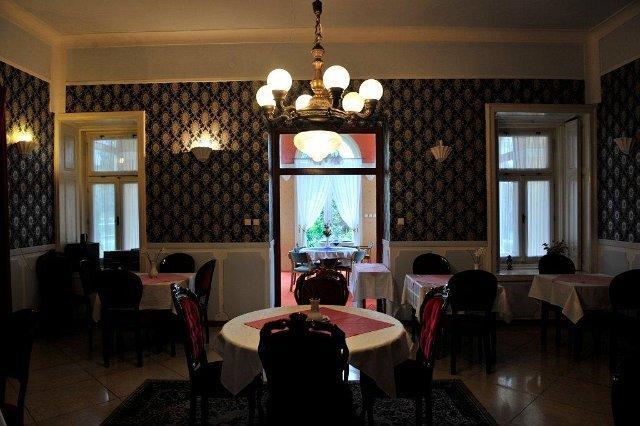 Misefa Kastely Bed & Breakfast Exterior photo