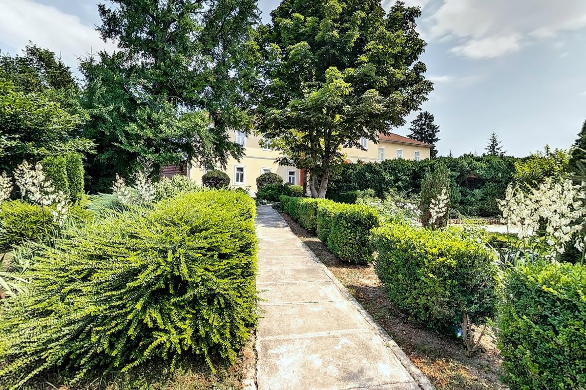 Misefa Kastely Bed & Breakfast Exterior photo